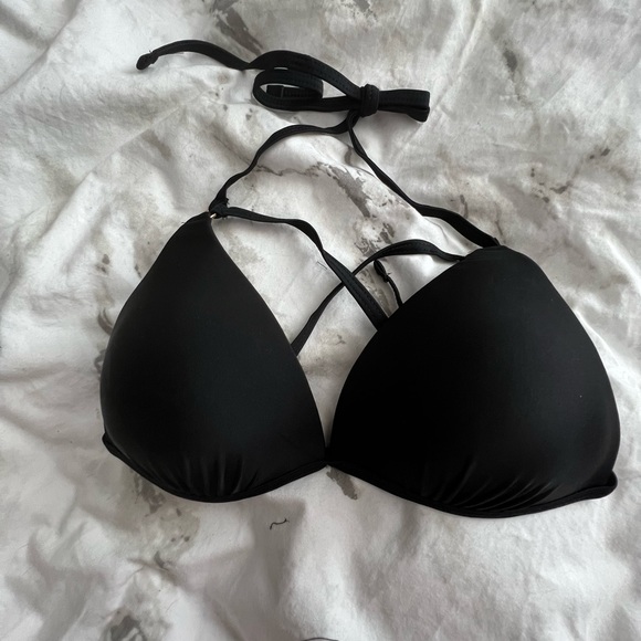 SHEIN Ring Linked Crisscrossed Halter Bikini Top - Picture 2 of 8